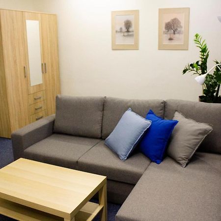 Blue Apartment In Beautiful English Style Garden With Atmosphere Prag Eksteriør billede