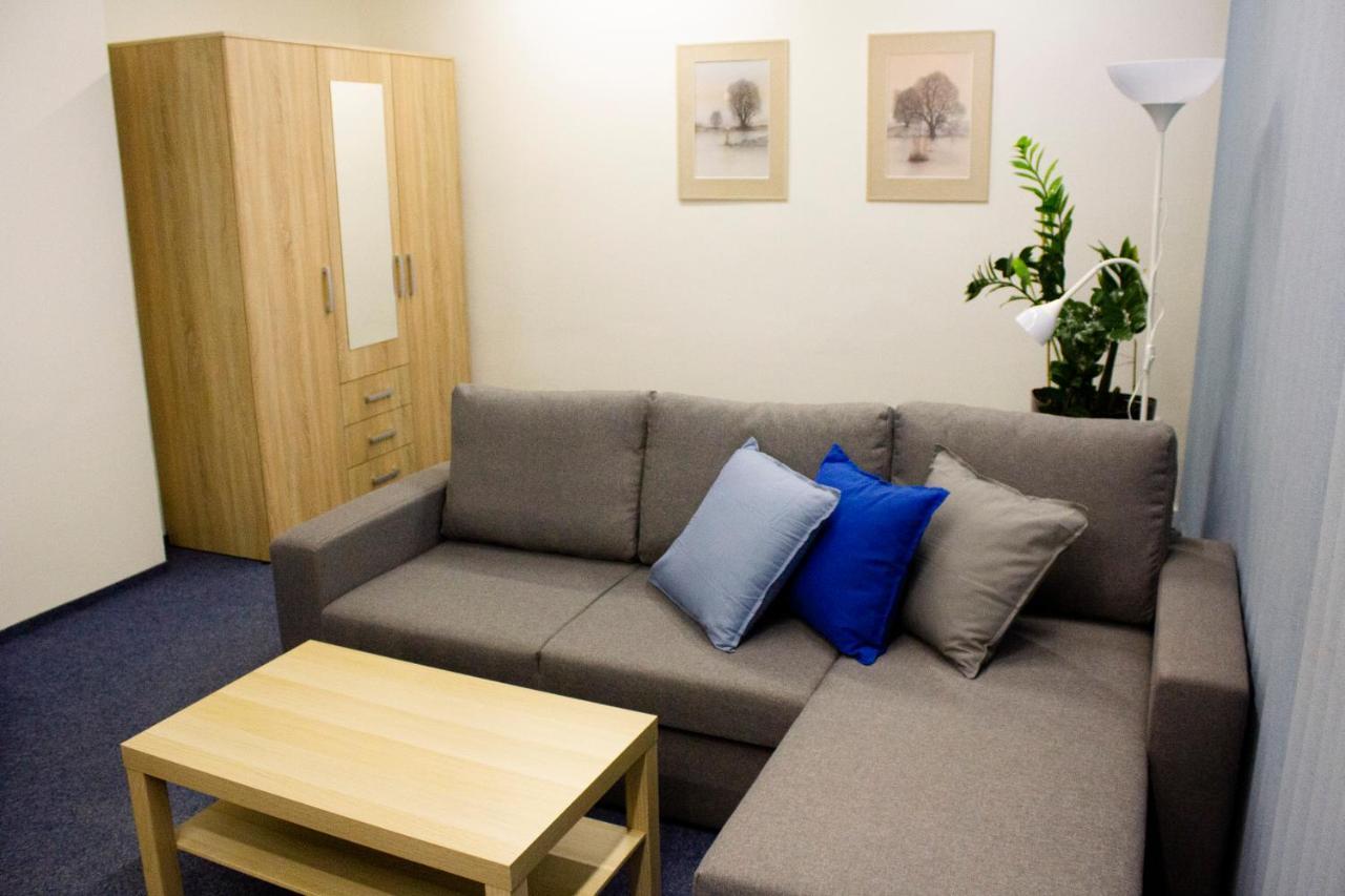 Blue Apartment In Beautiful English Style Garden With Atmosphere Prag Eksteriør billede