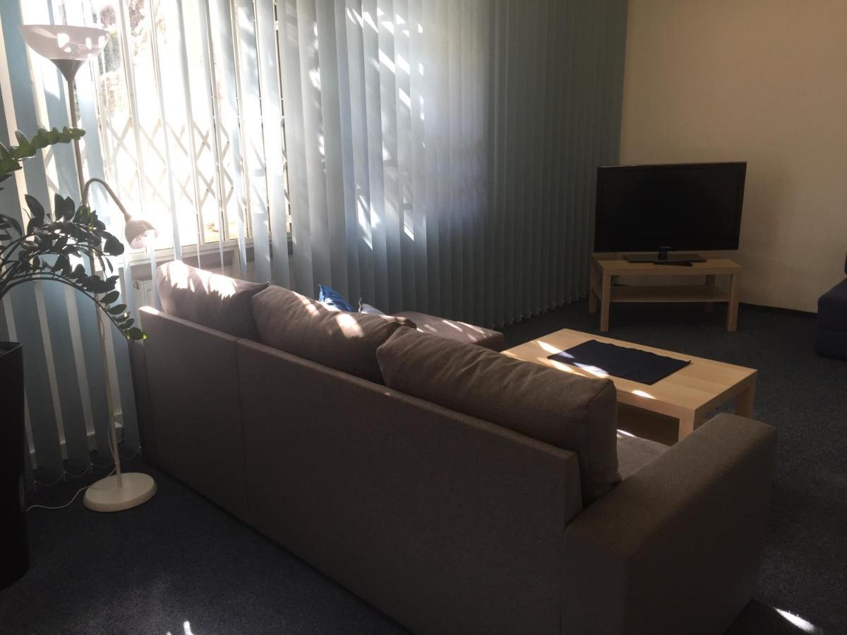 Blue Apartment In Beautiful English Style Garden With Atmosphere Prag Eksteriør billede