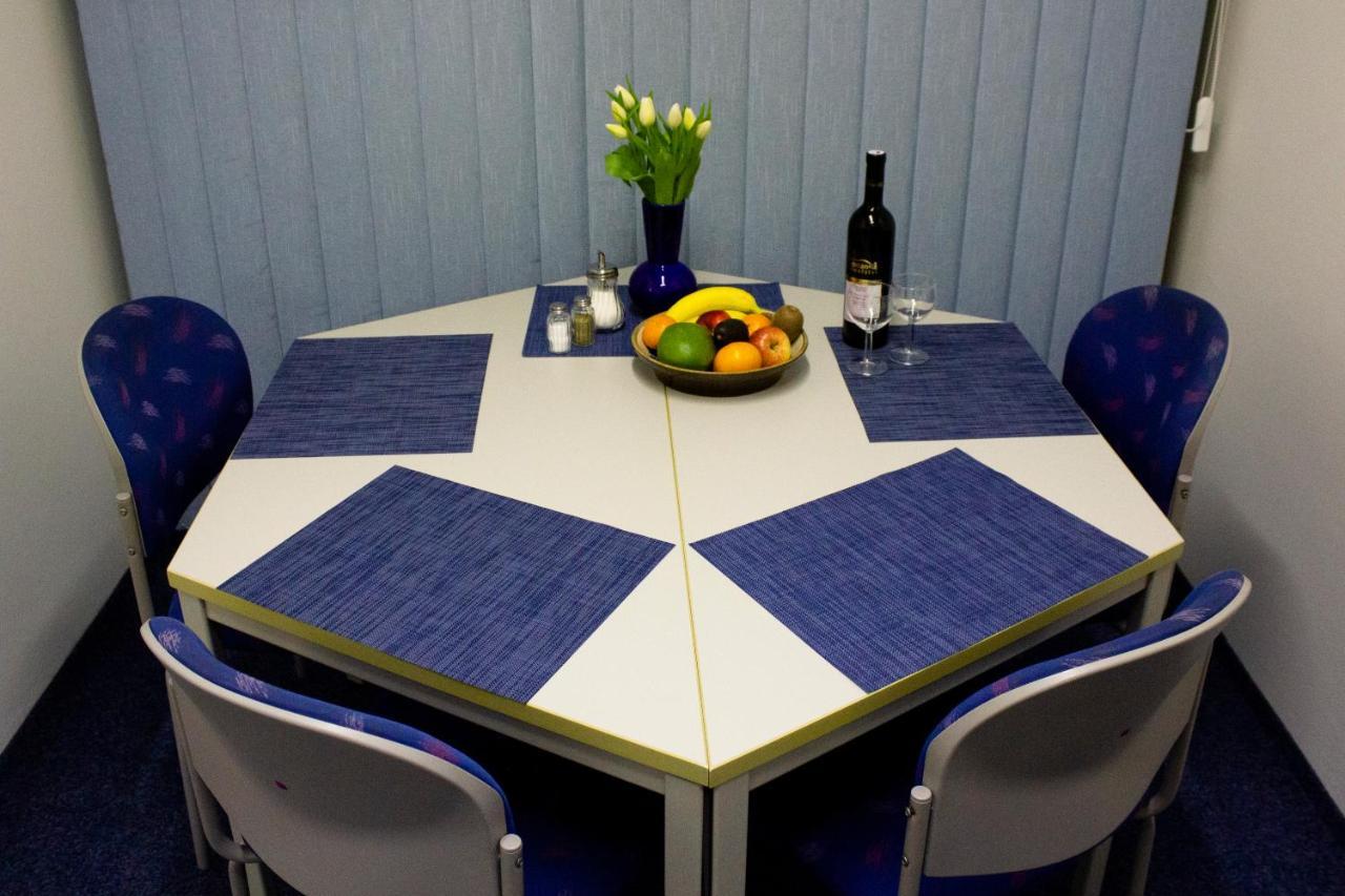 Blue Apartment In Beautiful English Style Garden With Atmosphere Prag Eksteriør billede