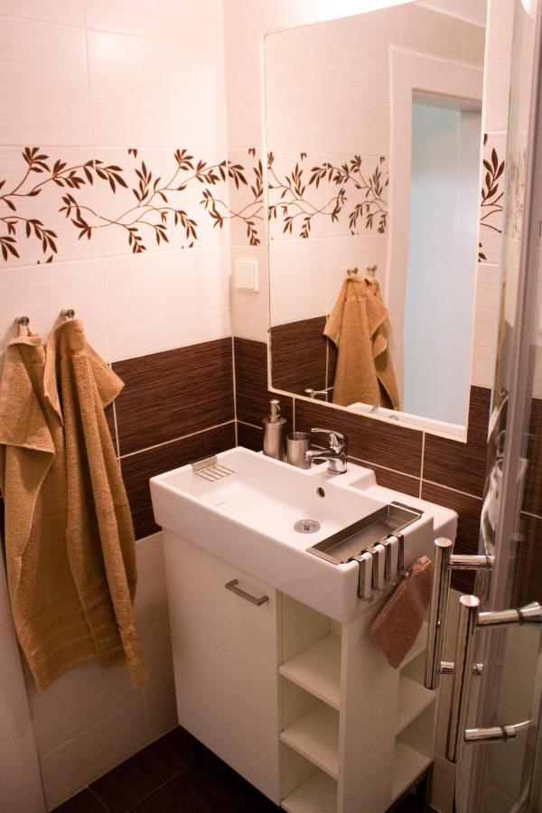 Blue Apartment In Beautiful English Style Garden With Atmosphere Prag Eksteriør billede