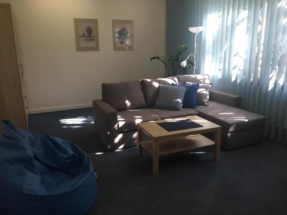 Blue Apartment In Beautiful English Style Garden With Atmosphere Prag Eksteriør billede