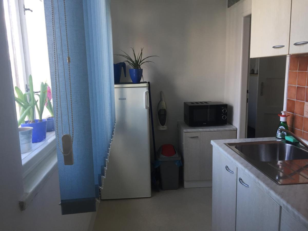 Blue Apartment In Beautiful English Style Garden With Atmosphere Prag Eksteriør billede