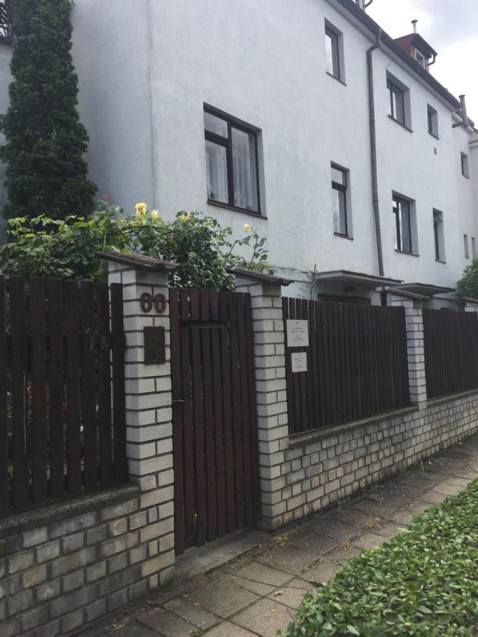Blue Apartment In Beautiful English Style Garden With Atmosphere Prag Eksteriør billede